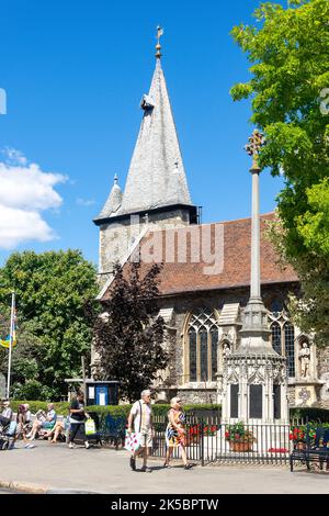 All Saints Church and war Memorial, High Street, Maldon, Essex, England, Vereinigtes Königreich Stockfoto