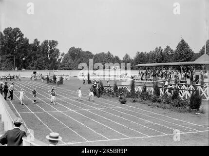 Boy Scouts - Feldsport, 1914. Stockfoto