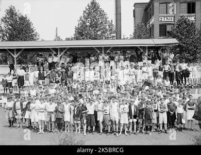 Boy Scouts - Feldsport, 1914. Stockfoto