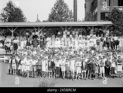 Boy Scouts - Feldsport, 1914. Stockfoto