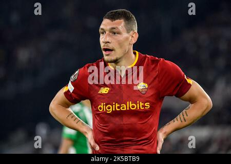 Andrea Belotti von AS Roma reagiert während des Fußballspiels der Europa League Gruppe C zwischen AS Roma und Real Betis Balompie im Olimpico-Stadion in Roma ( Stockfoto