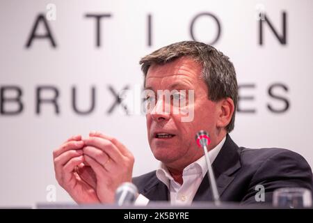 Federation Wallonia - Brüsseler Vizepräsident und Minister für Haushalt, öffentlichen Dienst, Chancengleichheit und zuständig für Wallonie Bruxelles Enseignement Frederic Daerden, abgebildet während einer Pressekonferenz zum Abschluss der Haushaltsarbeiten der Föderation Wallonie-Bruxelles, am Freitag, dem 07. Oktober 2022, in Brüssel. BELGA FOTO NICOLAS MAETERLINCK Stockfoto