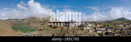 Kibber, Spiti Valley, Himachal Pradesh, Indien: Panoramablick auf das Dorf Kibber auf 4.270 m Höhe im Himalaya-Gebirge. Stockfoto