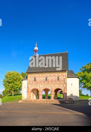 Deutschland, Hessen, Bergstraße, Lorsch, Kloster Lorsch, Carolingian Gate Hall, King's Hall, Westansicht Stockfoto