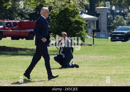 Washington DC, USA. 07. Oktober 2022. 7. Oktober 2022, Washington, Distric of Columbia, USA: US-Präsident JOE BIDEN verlässt heute am 7. Oktober 2022 im South Lawn/White House in Washington DC, USA, den Joint Base Andrews auf der Route Hagerstown, Maryland. (Bild: © Lenin Nolly/ZUMA Press Wire) Bild: ZUMA Press, Inc./Alamy Live News Stockfoto