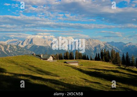 Wanderung zur Krüner Alm (1621 m), Sonnenuntergang, Karwendel, Karwendelgebirge, Europa, Deutschland, Bayern, Oberbayern, Werdenfelser Land, Alpenwelt Karwendel, Isartal, Krün Stockfoto