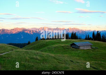 Wanderung zur Krüner Alm (1621 m), Sonnenuntergang, Karwendel, Karwendelgebirge, Europa, Deutschland, Bayern, Oberbayern, Werdenfelser Land, Alpenwelt Karwendel, Isartal, Krün Stockfoto