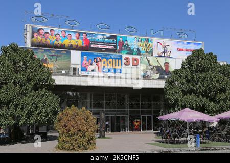 Russian Cinema, Chui Avenue, Bishkek, Bishkek City Region, Kirgisistan, Zentralasien Stockfoto