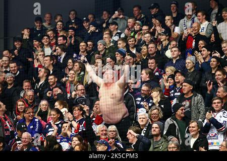 Linköping HC gegen Frölunda Indians (Frölunda Hockey Club), Schwedische Eishockeyliga, in der Saab Arena, Linköping, Schweden. Im Bild: Linköping Fans während des Spiels. Stockfoto