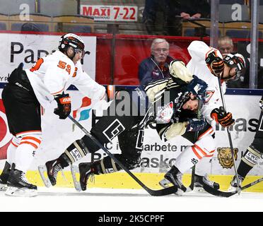 Linköping HC gegen Karlskrona HK , Schwedische Eishockeyliga, in der Saab Arena, Linköping, Schweden. Im Bild: Nr. 12 Sebastian Karlsson, Linköping HC. Stockfoto