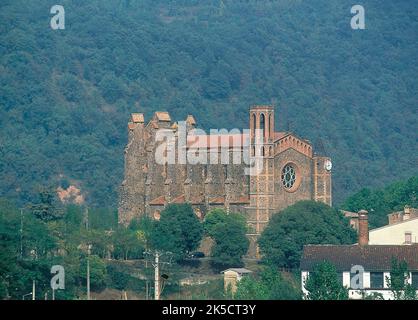 IGLESIA DE SAN JUAN DE LAS FUENTES. Lage: IGLESIA PARROQUIAL. SAN JUAN DE LAS FUENTES. GERONA. SPANIEN. Stockfoto