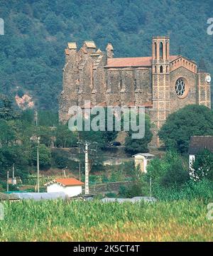 IGLESIA DE SAN JUAN DE LAS FUENTES. Lage: IGLESIA PARROQUIAL. SAN JUAN DE LAS FUENTES. GERONA. SPANIEN. Stockfoto