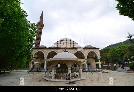 Die Gedik Ahmet Pasha Moschee befindet sich in Afyonkarahisar, Türkei. Es handelt sich um eine historische Moschee, die während der osmanischen Zeit erbaut wurde. Stockfoto