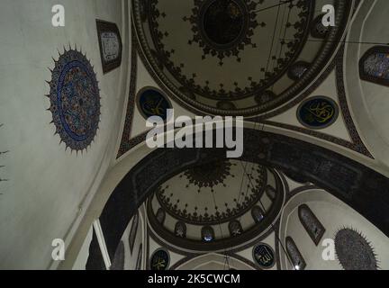 Die Gedik Ahmet Pasha Moschee befindet sich in Afyonkarahisar, Türkei. Es handelt sich um eine historische Moschee, die während der osmanischen Zeit erbaut wurde. Stockfoto