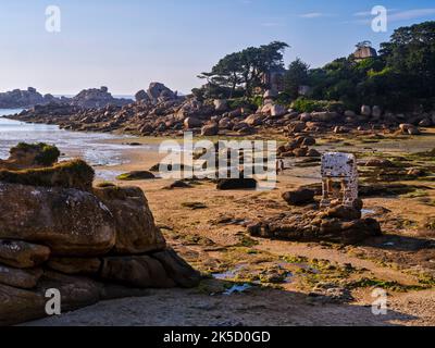 La Plage Saint Guirec in Ploumanacíh, Bretagne, Frankreich Stockfoto