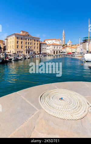 Hafen von Piran bei Tag. Piran, Istrien, Slowenien Stockfoto