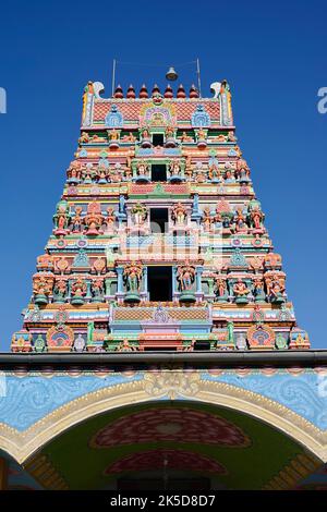 Sri Kamadchi Ampal Tempel, Fassade mit Hindu-Figuren, Hamm, Nordrhein-Westfalen, Deutschland Stockfoto