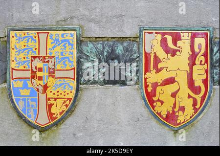 Wappen auf dem Hubert- und Jan Van Eyck-Denkmal, Gent, Ostflandern, Flandern, Belgien Stockfoto