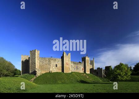 Ansicht von Framlingham Castle (1157-1216,) Framlingham Village, Suffolk County, England, Großbritannien Stockfoto