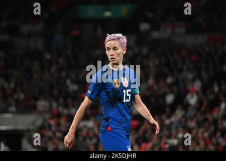 London, Großbritannien. 08. Oktober 2022. London, Oktober 6. 2022 Megan Rapinoe von den USA während der Women's International Friendly between England / USA, Wembley October (Karl W Newton/SPP) Quelle: SPP Sport Press Foto. /Alamy Live News Stockfoto