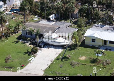 Ft. Myers, FL, USA. 7. Oktober 2022. Luftaufnahme von Fort Myers Beach Destruction Tage nach Hurrikan Ian hatte in Fort Myers, Florida, landete. 7. Oktober 2022. Kredit: Mpi34/Media Punch/Alamy Live Nachrichten Stockfoto