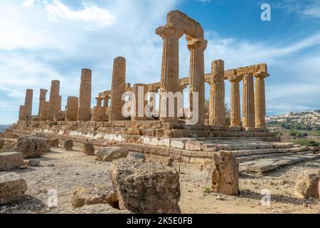 Der griechische Tempel von Juno im Tal der Tempel, Agrigento, Italien. Juno-Tempel, Tal der Tempel, Agrigent, Sizilien. Stockfoto