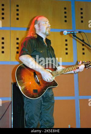 Der englische Stand-up-Comedian Bill Bailey trat 1998 bei einer privaten Veranstaltung während der British Music Fair in London auf. Stockfoto