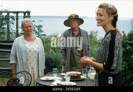 DENCH, SMITH, MCELHONE, DAMEN IN LAVENDEL, 2004 Stockfoto