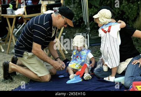 ROBERT DE NIRO, Kinder, ERFÜLLEN DIE FOCKERS, 2004 Stockfoto