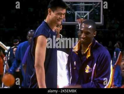 YAO MING, Kobe Bryant, DAS JAHR DER YAO, 2004 Stockfoto