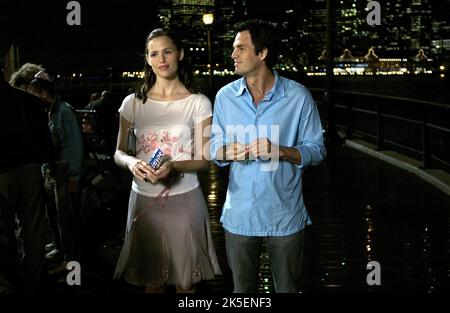 GARNER,RUFFALO, 13 GEHT WEITER 30, 2004 Stockfoto