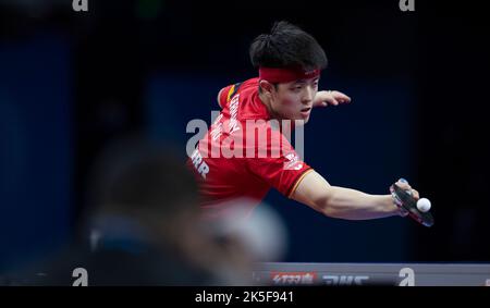 CHENGDU, CHINA - 8. OKTOBER 2022 - Qiu Dang aus Deutschland tritt 2022 gegen Jang Woojin aus Südkorea an - Stockfoto