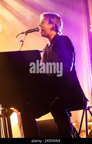 Mailand Italien. 06. Oktober 2022. Der englische Singer-Songwriter TOM ODELL spielt live auf der Bühne von Alcatraz während der „European Tour 2022“ Stockfoto