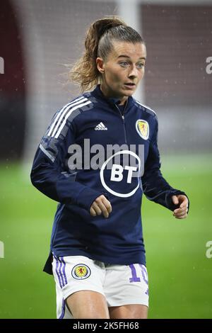 CHRISTIE MURRAY, eine schottische Fußballspielerin, fotografiert während einer Aufwärm- und Trainingseinheit im Hampden Park Glasgow Scotland Stockfoto