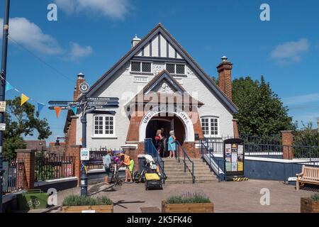 Das Whitstable Umbrella Community Centre in Whitstable, Kent, Großbritannien. Stockfoto