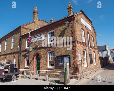 Royal Native Oyster Stores, ein Fischrestaurant an der Küste von Whitstable, Kent, Großbritannien. Stockfoto