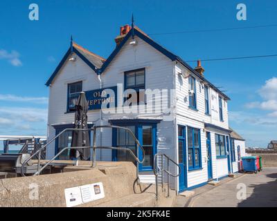 The Old Neptune, der berühmte Pub am Strand in Whitstable, Kent, Großbritannien. Stockfoto