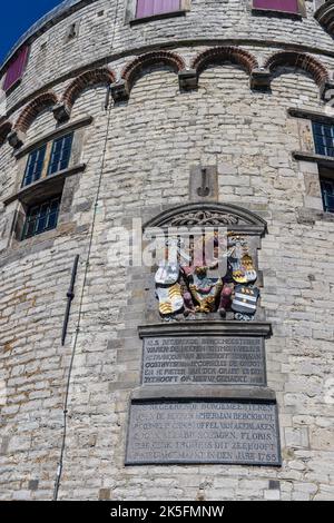 Hoorn Niederlande - 11. August 2022: Nahaufnahme des Einhorns am Wappen am Main Tower oder Hoofdtoren im Hafen Markermeer in Hoorn Nord Holland in den Niederlanden Stockfoto