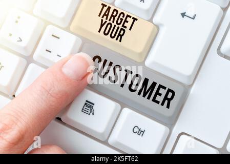 Schreiben von Text mit Anzeige an Ihren Kunden. Internet-Konzept Anziehen und wachsen Publikum, Verbraucher und Interessenten Stockfoto