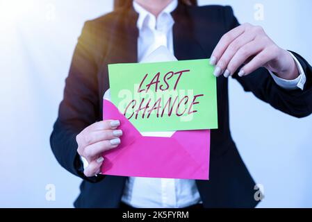 Konzeptionelle Darstellung Letzte Chance. Geschäftskonzept eine letzte Chance, die einer Person mit einem unsicheren Ausgang gegeben wird Stockfoto