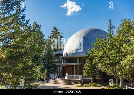 FLAGSTAFF, AZ - 1. SEPTEMBER 2022: Lowell Observatory, berühmtes Observatorium in Arizona, gegründet von Percival Lowell. Stockfoto