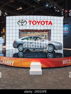 CHICAGO, IL/USA - 12. FEBRUAR 2015: 2015 Toyota Camry, Chicago Auto Show (CAS). Stockfoto