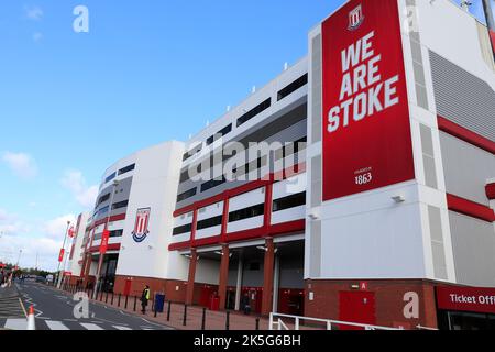 Stoke on Trent, Großbritannien. 08. Oktober 2022. Außenansicht des Stadions bet365 vor dem Sky Bet Championship-Spiel Stoke City gegen Sheffield United im bet365 Stadium, Stoke-on-Trent, Großbritannien, 8.. Oktober 2022 (Foto von Conor Molloy/News Images) in Stoke-on-Trent, Großbritannien am 10/8/2022. (Foto von Conor Molloy/News Images/Sipa USA) Quelle: SIPA USA/Alamy Live News Stockfoto