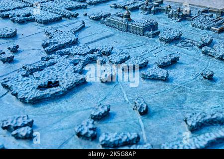 Neues Schloss, Detail des Bronzemodells des Sanssouci Parks, errichtet im Sanssouci Park, Potsdam, Brandenburg, Deutschland. Stockfoto