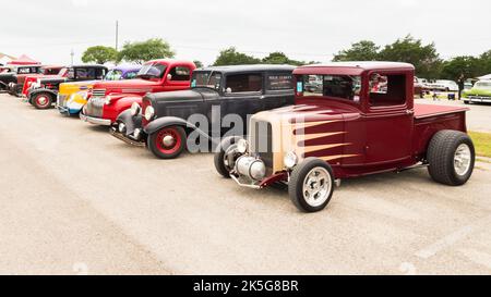 AUSTIN, TX/USA - 17. April 2015: Maßgeschneiderte Autos, Lonestar Round Up Car Show. Stockfoto