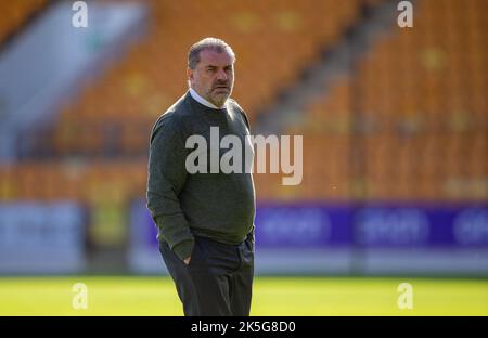 McDiarmid Park, Perth, Großbritannien. 8. Oktober 2022. Schottischer Premier League Football, St. Johnstone versus Celtic: Celtic Manager Angelos Postecoglou Credit: Action Plus Sports/Alamy Live News Stockfoto