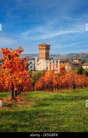 Herbst im Castello di Levizzano Rangone, Modena, Emilia Romagna, Italien Stockfoto