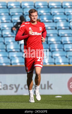 London, Großbritannien. 08. Oktober 2022. Marcus Forss #21 von Middlesbrough erwärmt sich während des Sky Bet Championship-Spiels Millwall gegen Middlesbrough in The Den, London, Großbritannien, 8.. Oktober 2022 (Foto von Arron Gent/News Images) in London, Großbritannien am 10/8/2022. (Foto von Arron Gent/News Images/Sipa USA) Quelle: SIPA USA/Alamy Live News Stockfoto