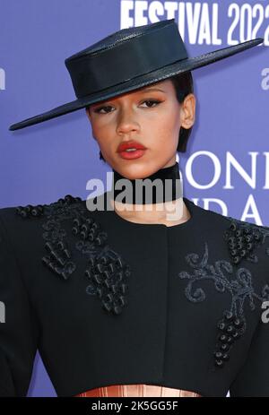 London, Großbritannien. 08. Oktober 2022. 8.. Oktober 2022. London, Großbritannien. Taylor Russell bei der Ankunft bei der BFI London Film Festival Premiere von Bones and All, Royal Festival Hall. Quelle: Doug Peters/Alamy Live News Stockfoto