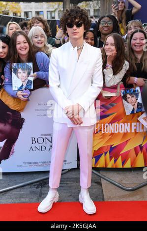 London, Großbritannien. 08. Oktober 2022. 8.. Oktober 2022. London, Großbritannien. Timothe Chalamet bei der Ankunft bei der BFI London Film Festival Premiere von Bones and All, Royal Festival Hall. Quelle: Doug Peters/Alamy Live News Stockfoto